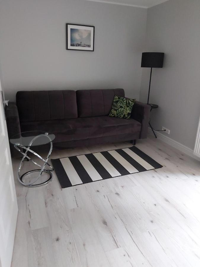 Bialy Zakatek Apartment ชกลาร์สกา ปอเรมบา ภายนอก รูปภาพ