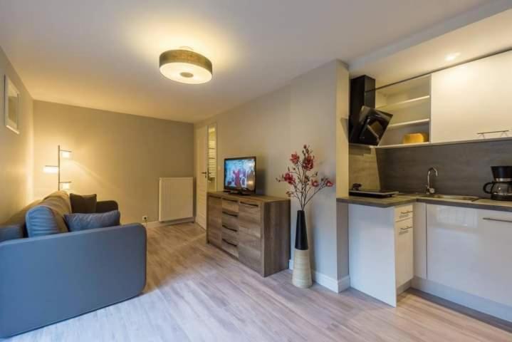 Bialy Zakatek Apartment ชกลาร์สกา ปอเรมบา ภายนอก รูปภาพ