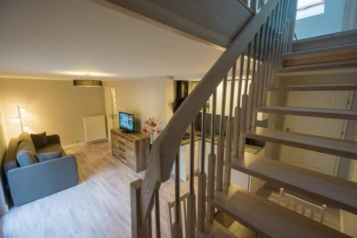 Bialy Zakatek Apartment ชกลาร์สกา ปอเรมบา ภายนอก รูปภาพ